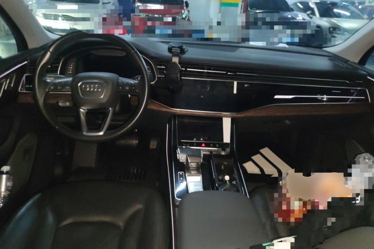 Used Audi Q7 2023 45 TFSI quattro S line Sport model Center Console
