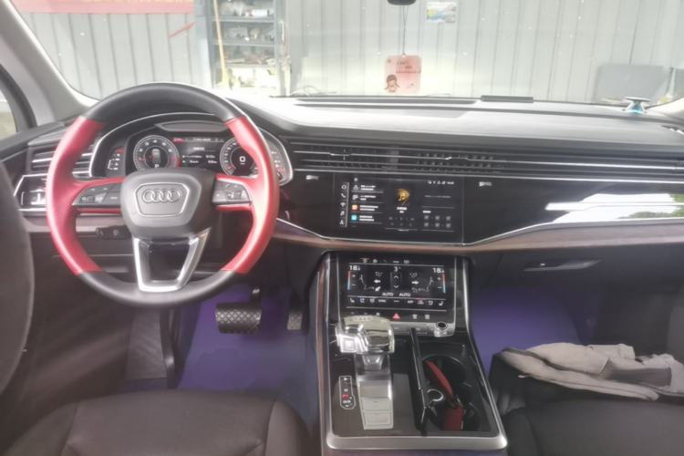 Used Audi Q7 2023 45 TFSI quattro S line Sport model Center Console