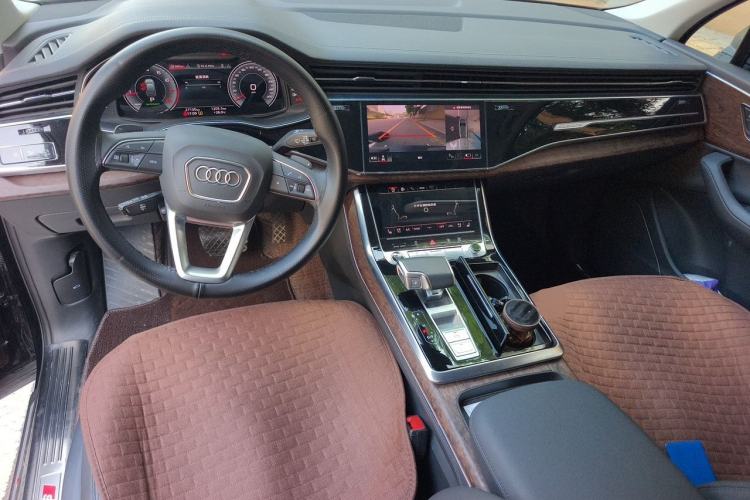 Used Audi Q7 2023 45 TFSI quattro S line Sport model Center Console