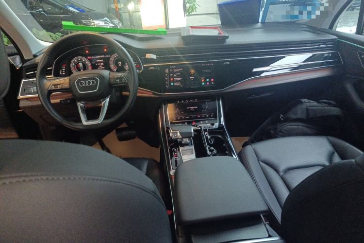 Used Audi Q7 2023 45 TFSI quattro S line Sport model Center Console