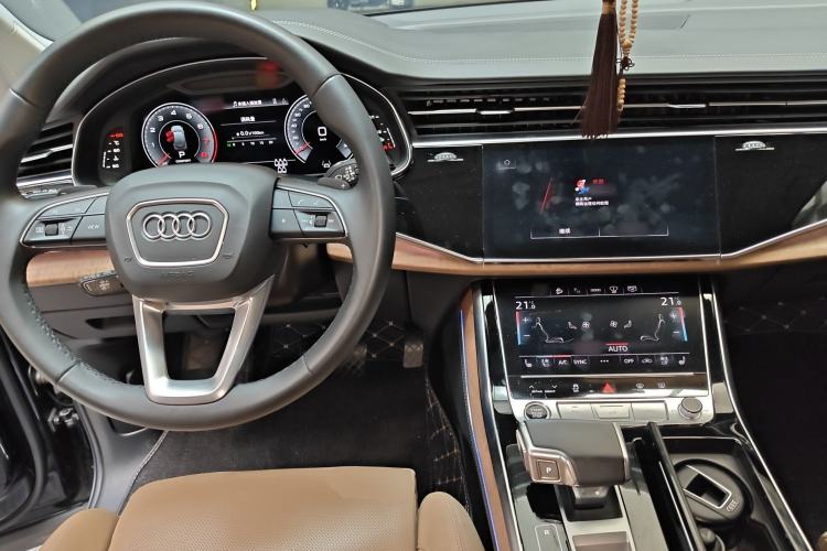Used Audi Q7 2023 55 TFSI quattro S Prestige Edition Center Console