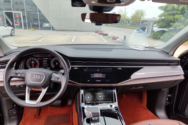 Used Audi Q7 2023 55 TFSI quattro S line Sport Edition Center Console