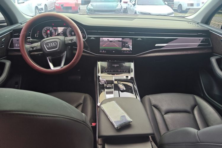 Used Audi Q7 2023 45 TFSI quattro S line Sport model Center Console