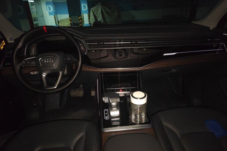 Used Audi Q7 2023 45 TFSI quattro S line Sport model Center Console