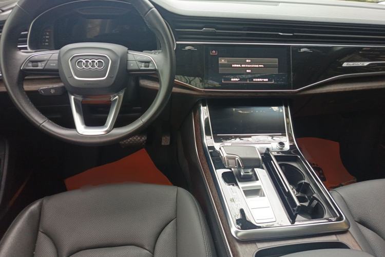 Used Audi Q7 2023 55 TFSI quattro S line Sport Edition Center Console