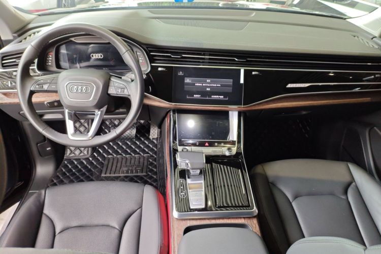 Used Audi Q7 2023 55 TFSI quattro S line Sport Edition Center Console