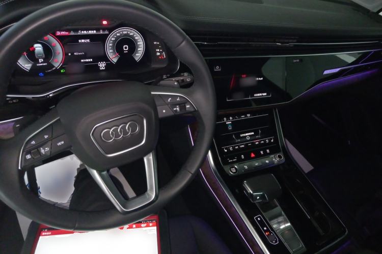 Used Audi Q7 2023 55 TFSI quattro S line Sport Edition Center Console