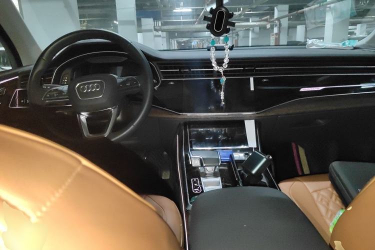 Used Audi Q7 2023 55 TFSI quattro S line Sport Edition Center Console