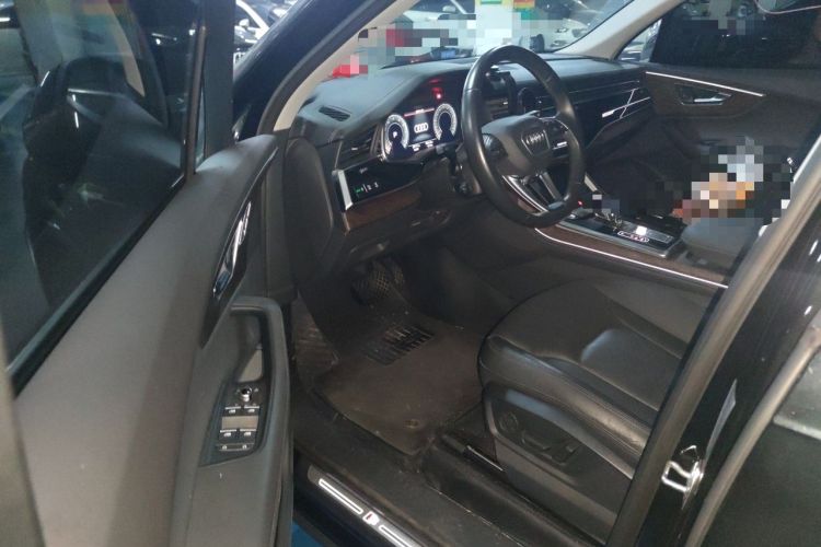 Used Audi Q7 2023 45 TFSI quattro S line Sport model Driver Seat