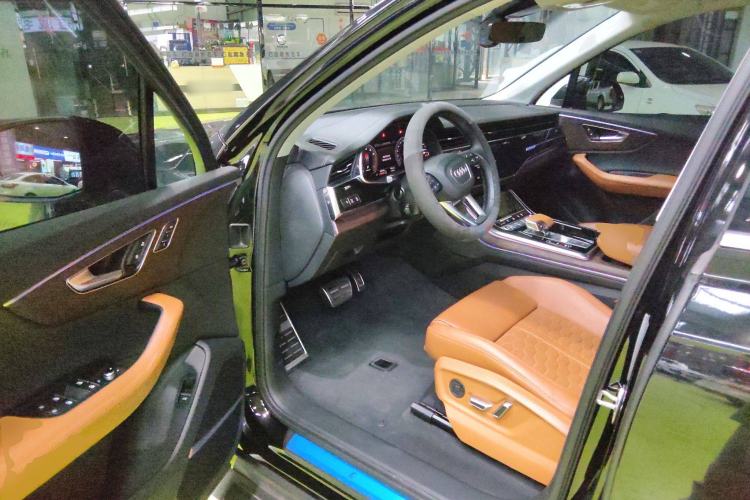 Used Audi Q7 2023 55 TFSI quattro S line Sport Edition Driver Seat