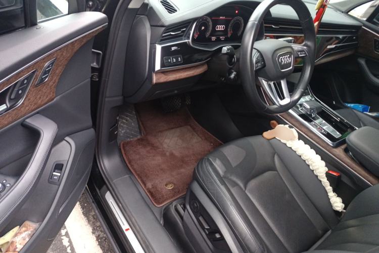 Used Audi Q7 2023 55 TFSI quattro S line Sport Edition Driver Seat