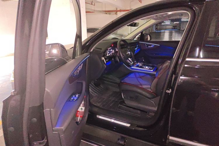 Used Audi Q7 2023 45 TFSI quattro S line Sport model Driver Seat