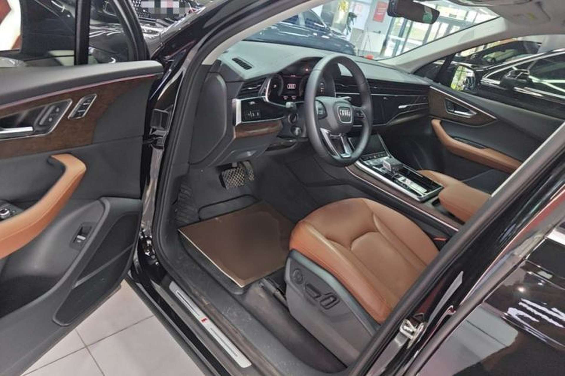 Used Audi Q7 2023 55 TFSI quattro S line Sport Edition Driver Seat