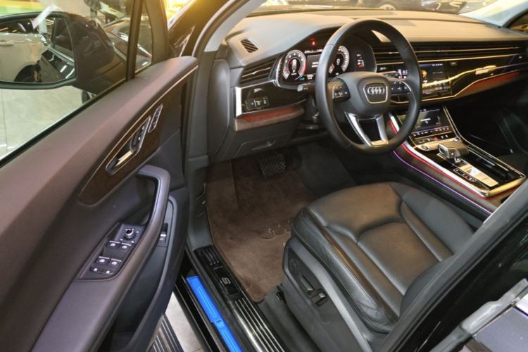 Used Audi Q7 2023 55 TFSI quattro S line Sport Edition Driver Seat