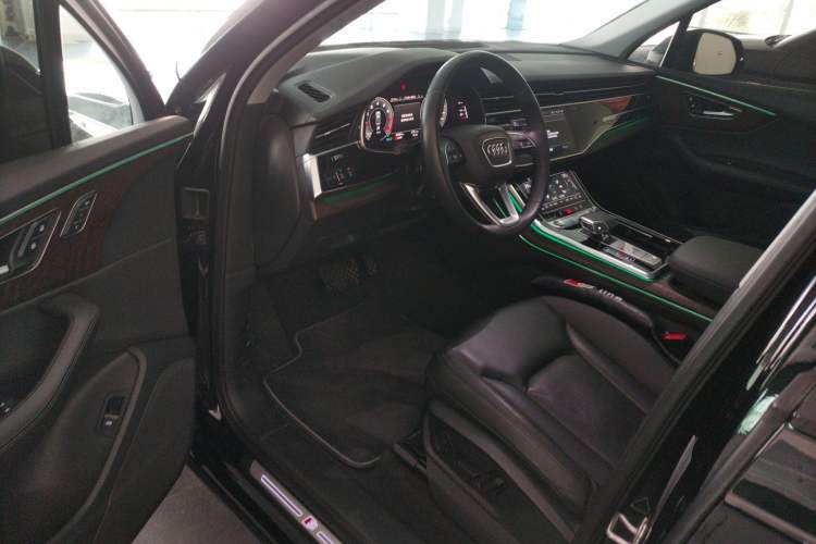Used Audi Q7 2023 45 TFSI quattro S line Sport model Driver Seat