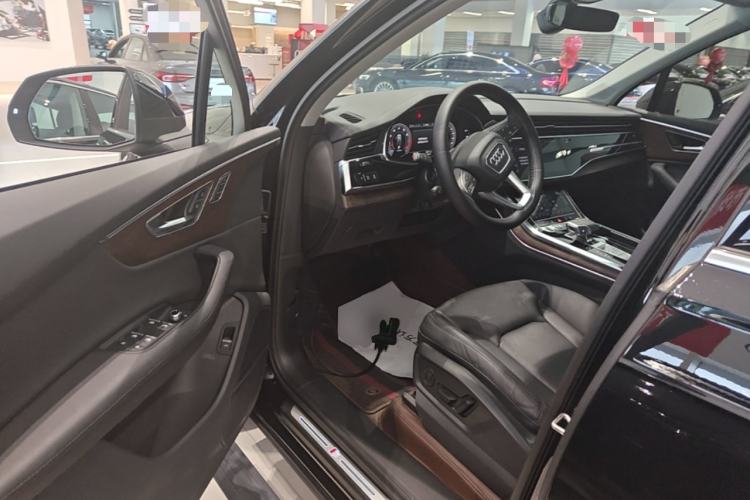 Used Audi Q7 2023 55 TFSI quattro S line Sport Edition Driver Seat