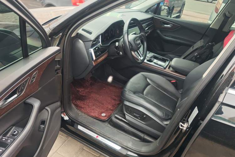 Used Audi Q7  Driver Seat