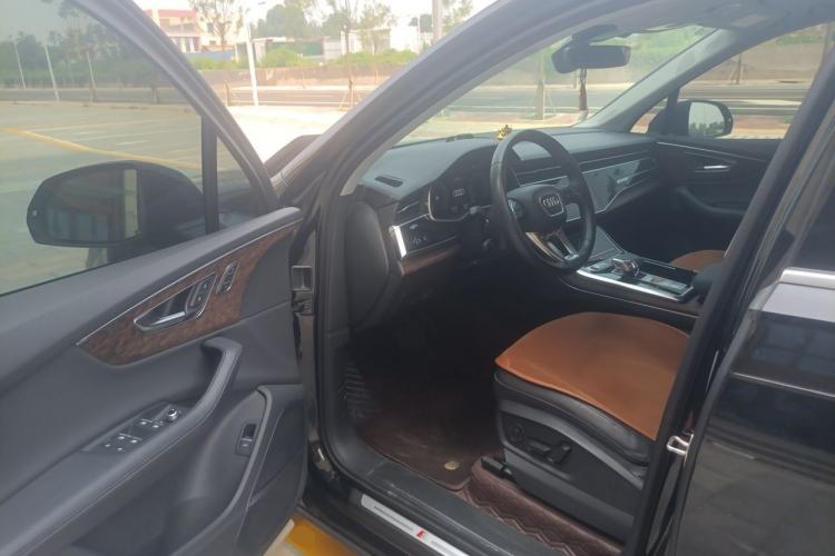 Used Audi Q7 2023 55 TFSI quattro S line Sport Edition Driver Seat