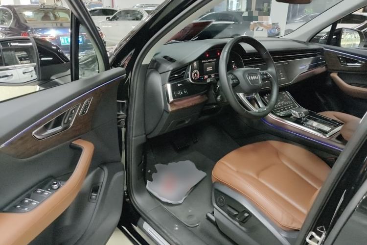 Used Audi Q7 2023 45 TFSI quattro S line Sport model Driver Seat