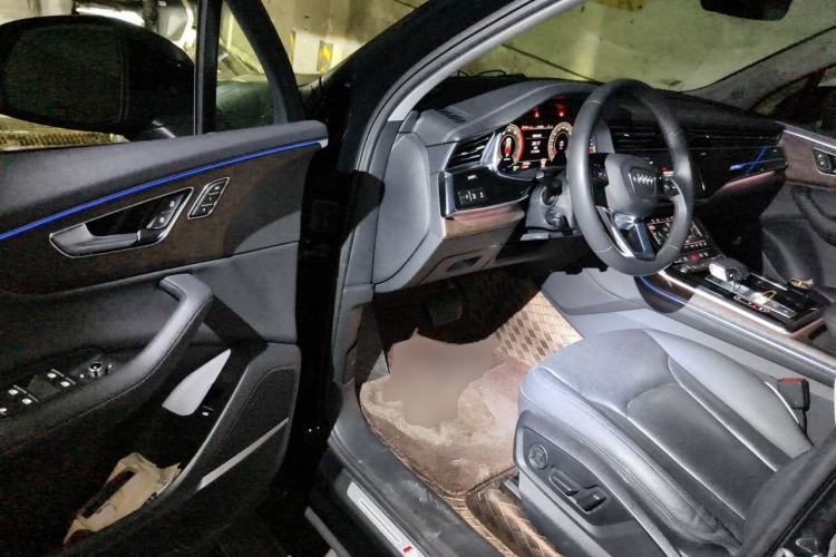 Used Audi Q7 2023 55 TFSI quattro S line Sport Edition Driver Seat