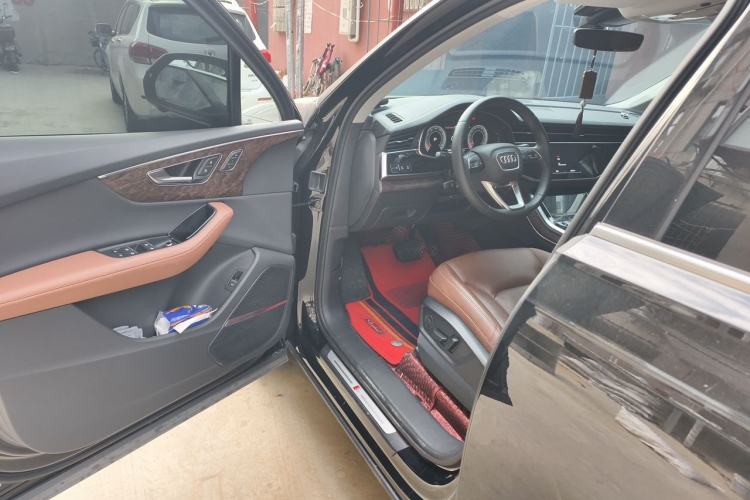 Used Audi Q7 2023 55 TFSI quattro S line Sport Edition Driver Seat