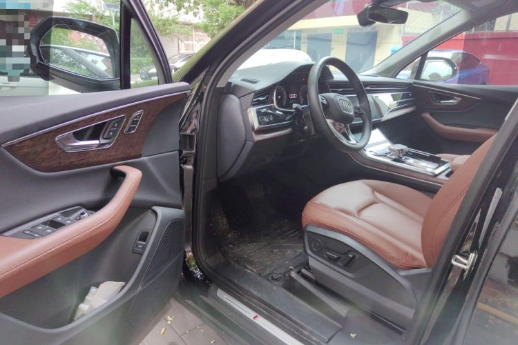 Used Audi Q7 2023 55 TFSI quattro S line Sport Edition Driver Seat