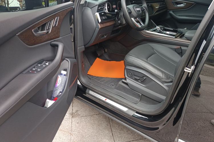 Used Audi Q7 2023 55 TFSI quattro S line Sport Edition Driver Seat
