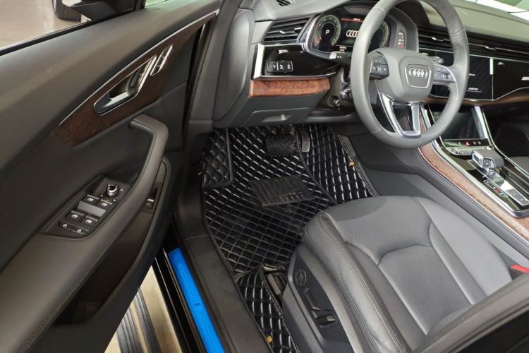 Used Audi Q7 2023 55 TFSI quattro S line Sport Edition Driver Seat