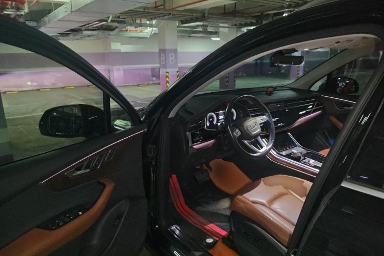 Used Audi Q7 2023 45 TFSI quattro S line Sport model Driver Seat