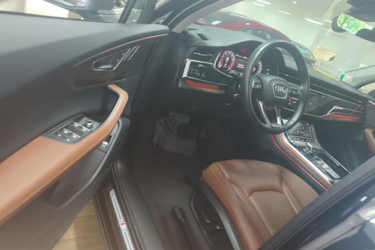 Used Audi Q7 2023 55 TFSI quattro S line Sport Edition Driver Seat