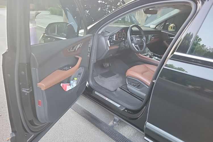 Used Audi Q7 2023 55 TFSI quattro S line Sport Edition Driver Seat