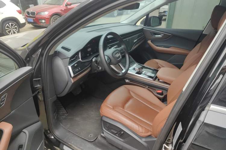 Used Audi Q7 2023 55 TFSI quattro S line Sport Edition Driver Seat