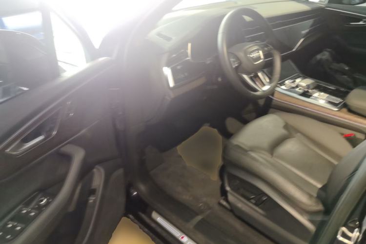 Used Audi Q7 2023 45 TFSI quattro S line Sport model Driver Seat