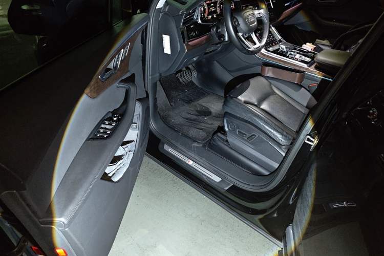 Used Audi Q7 2023 55 TFSI quattro S line Sport Edition Driver Seat