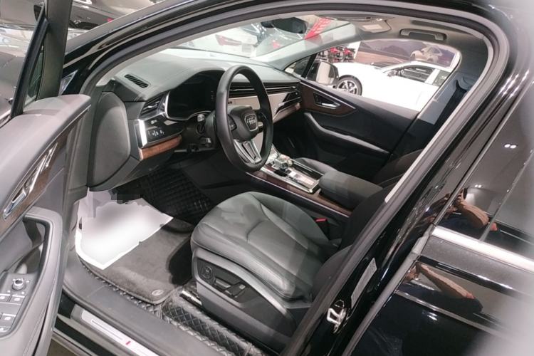Used Audi Q7 2023 55 TFSI quattro S line Sport Edition Driver Seat
