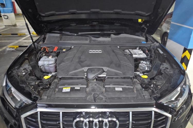 Used Audi Q7 2023 55 TFSI quattro S line Sport Edition Engine Bay