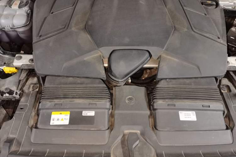 Used Audi Q7 2023 55 TFSI quattro S line Sport Edition Engine Bay