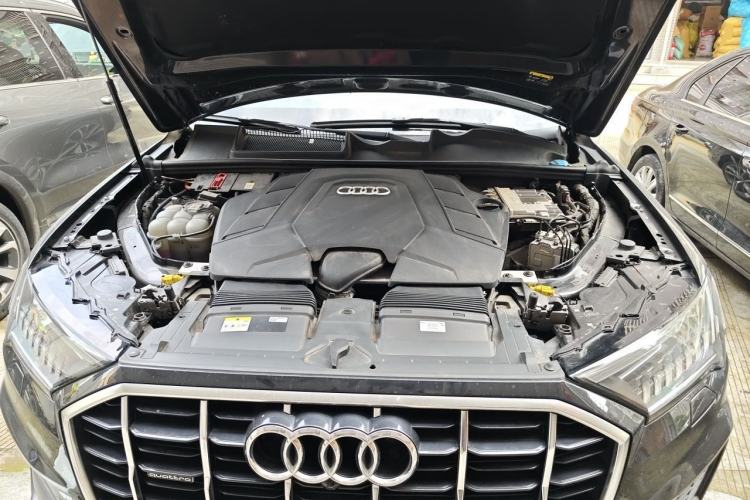 Used Audi Q7 2023 55 TFSI quattro S line Sport Edition Engine Bay