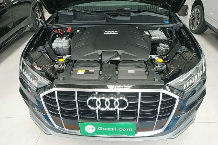 Used Audi Q7 2023 55 TFSI quattro S line Sport Edition Engine Bay