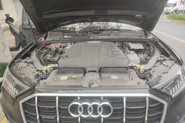 Used Audi Q7 2023 45 TFSI quattro S line Sport model Engine Bay
