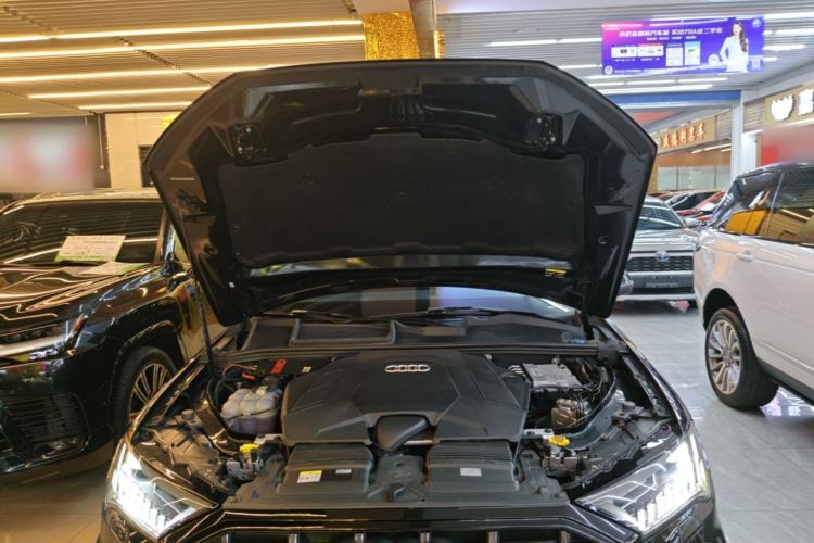 Used Audi Q7 2023 55 TFSI quattro S line Sport Edition Engine Bay