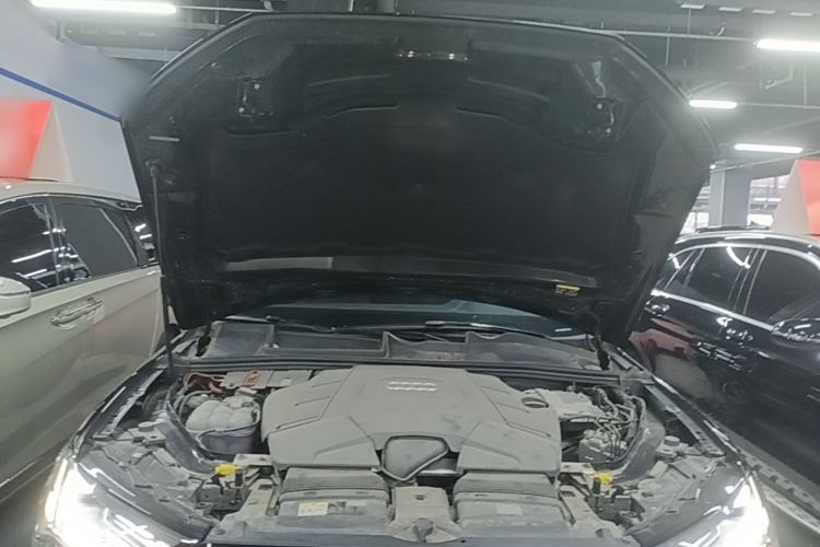 Used Audi Q7 2023 55 TFSI quattro S line Sport Edition Engine Bay