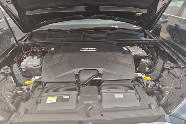 Used Audi Q7 2023 55 TFSI quattro S line Sport Edition Engine Bay