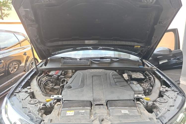 Used Audi Q7 2023 45 TFSI quattro S line Sport model Engine Bay