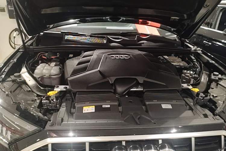 Used Audi Q7 2023 55 TFSI quattro S line Sport Edition Engine Bay