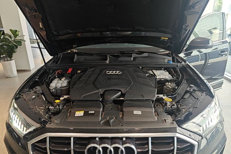 Used Audi Q7 2023 55 TFSI quattro S line Sport Edition Engine Bay