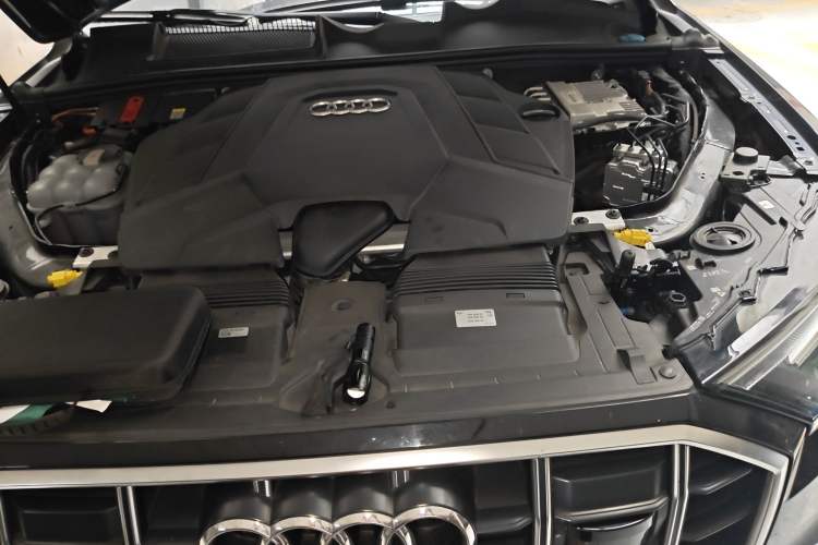 Used Audi Q7 2023 55 TFSI quattro S Prestige Edition Engine Bay