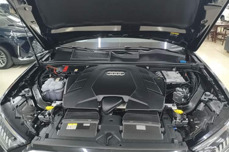 Used Audi Q7 2023 55 TFSI quattro S line Sport Edition Engine Bay