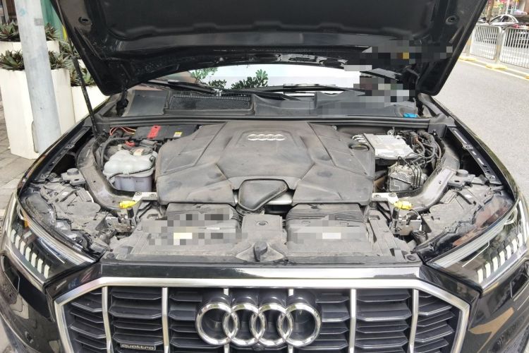 Used Audi Q7 2023 55 TFSI quattro S line Sport Edition Engine Bay