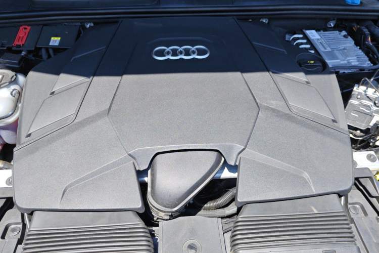 Used Audi Q7 2023 55 TFSI quattro S Prestige Edition Engine Bay